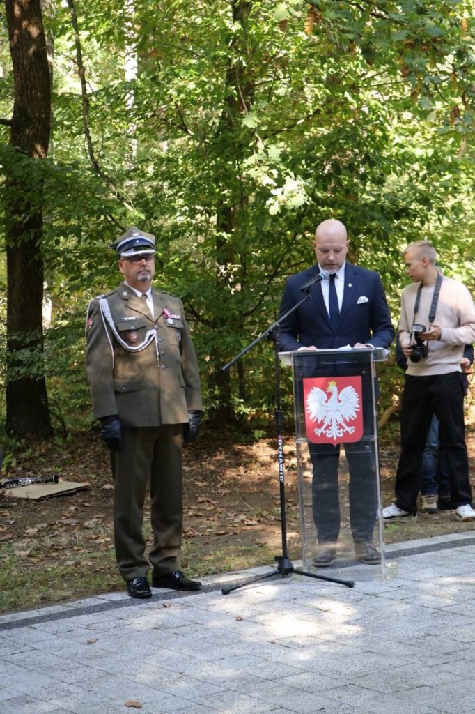 Uroczystość w Lesie Białuckim